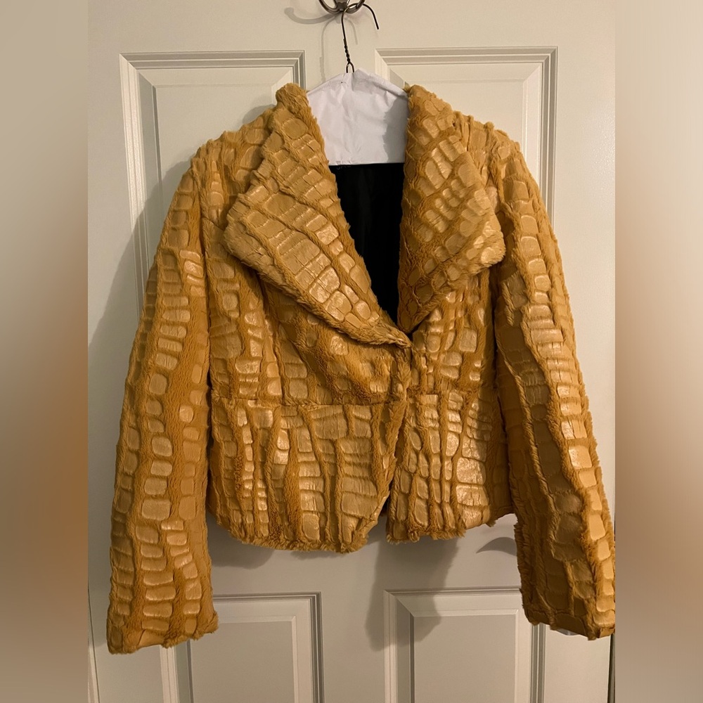 SaoPaulo Yellow Faux Fur Jacket -Double snap front